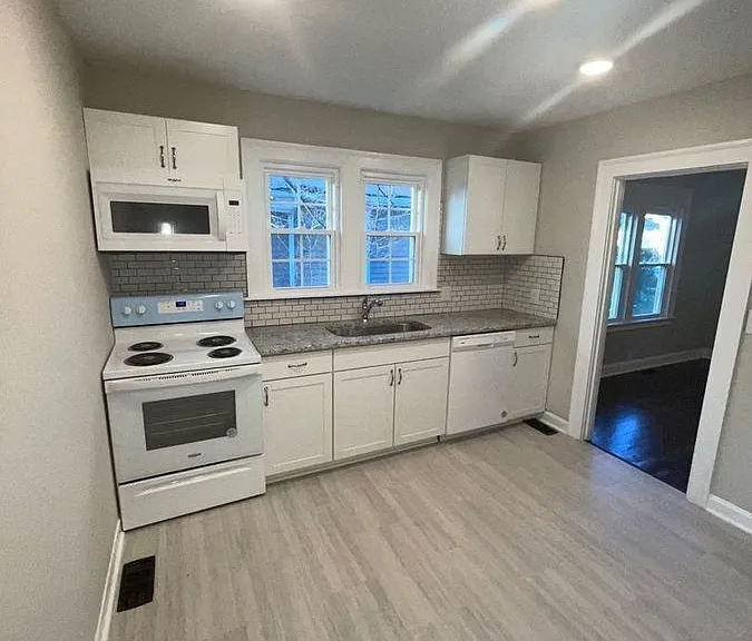924 Delaware Ave — Photo 17