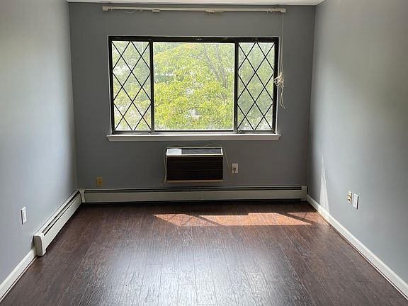 3rd image of 13 Pompey Ave Floor 2