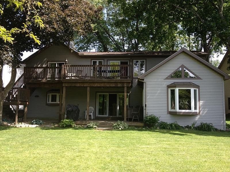 1st image of 10700 Emerald Dr