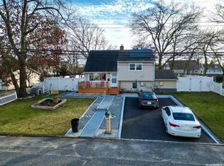 18 Satinwood St, Central Islip, NY 11722