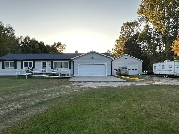 1261 Sturdevant Rd, Kimball, MI 48074