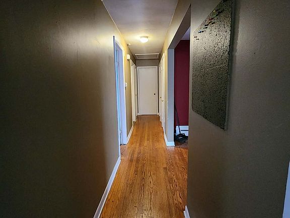5th image of 948 Old Colony Road
