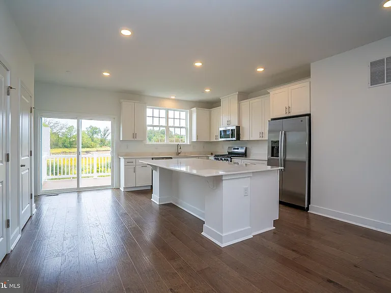 126 Ada Hightower Ave — Photo 7