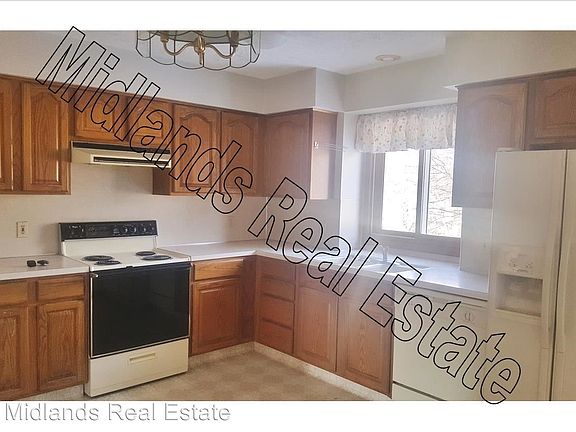 4th image of 3736 Lookingglass Dr