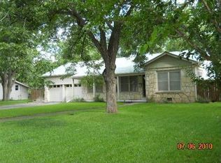811 Maple St, Lockhart, TX 78644