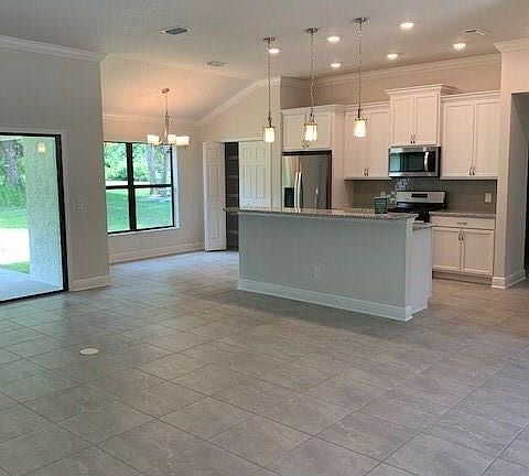 2nd image of 3475 N Canterbury Lake Dr
