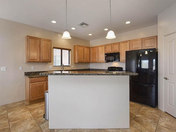 4th image of 2784 N Bell Hollow Pl