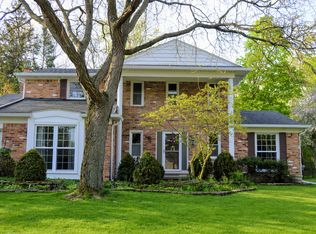 25215 Wykeshire Rd, Farmington Hills, MI 48336