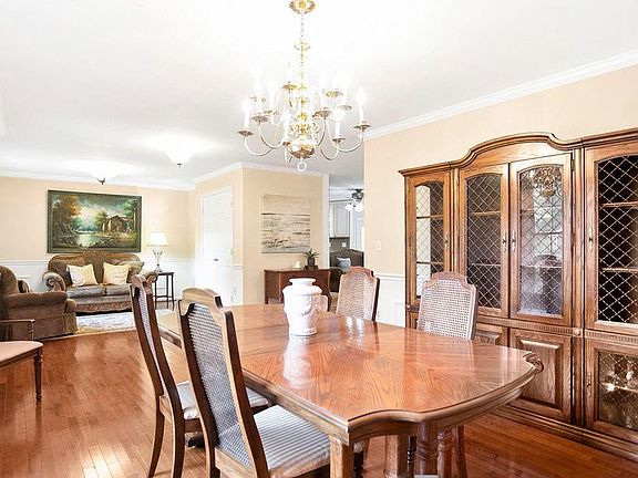 4th image of 9225 Sadie Ln
