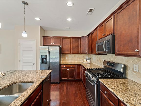 3rd image of 8092 Bisbrooke Ct