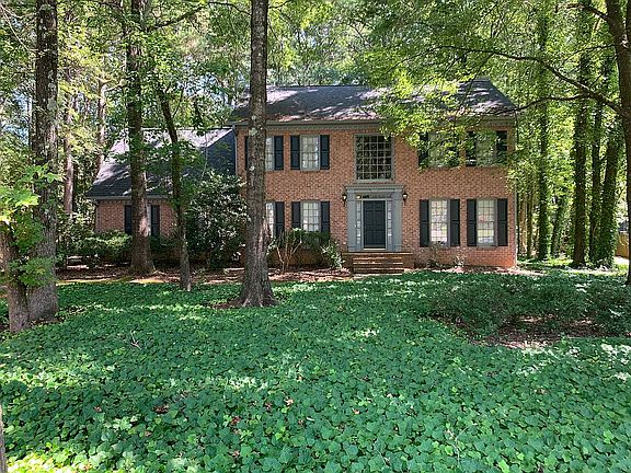 4th image of 406 Holly Brook Ln