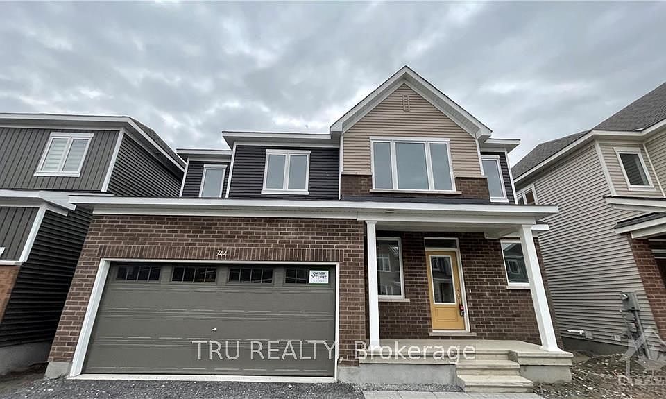 1st image of 744 Eminence St