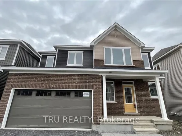 744 Eminence St, Ottawa, ON K2J 6X6