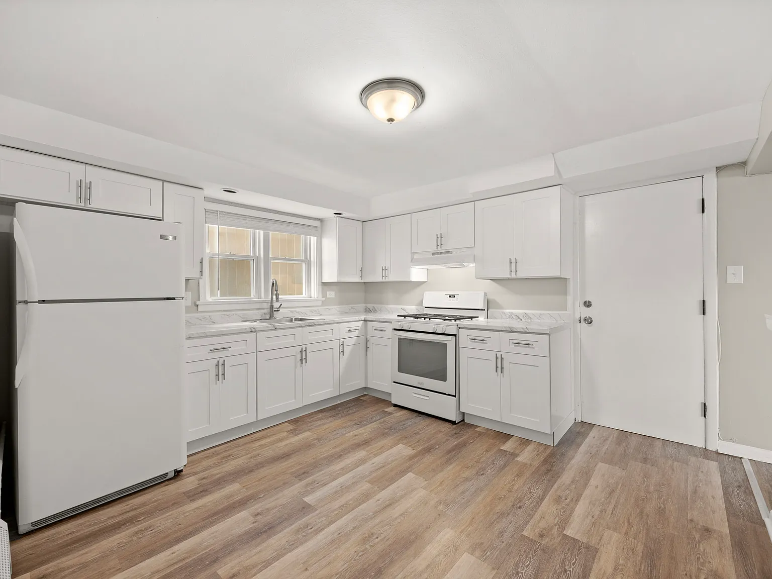 2 bed, $1,490 — Photo 2