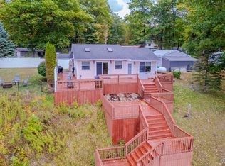 5241 Pointview Dr, Harrison, MI 48625