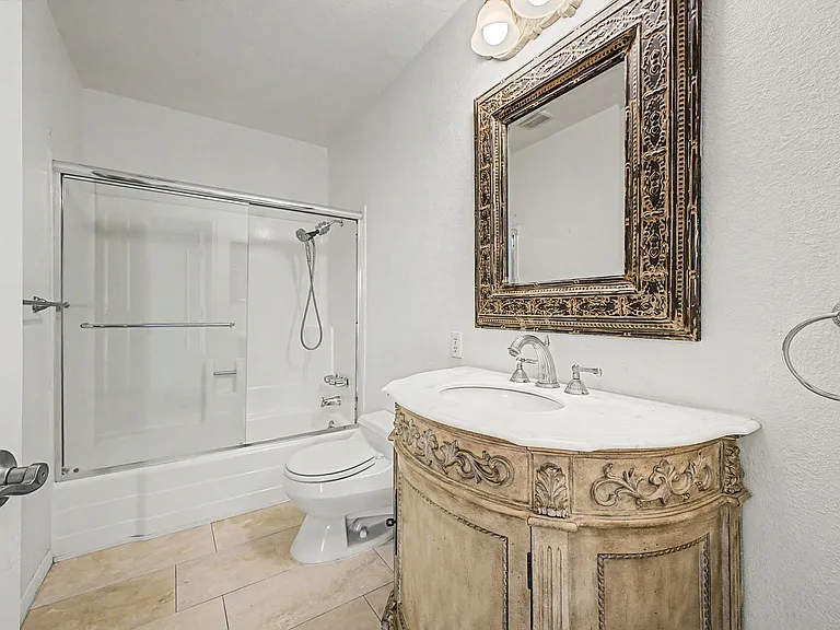 3145 Bel Air Dr — Photo 22