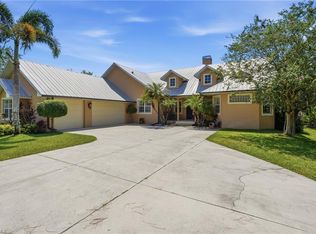 18241 Riverwind Dr, Alva, FL 33920
