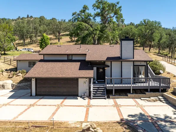 24360 Willow Pass Dr, Tehachapi, CA 93561