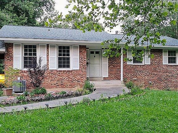 3rd image of 3165 Fair Woods Pkwy