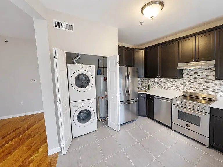 Unit 2 - Kitchen/Washer + Dryer