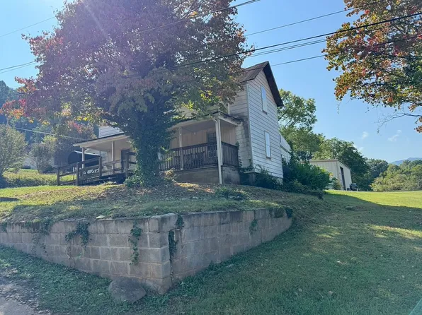 46 Justus St, Andrews, NC 28901