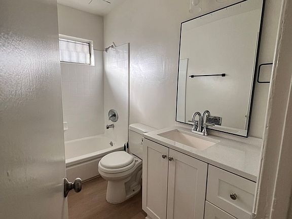 5th image of 537 S Wilton Pl APT 101