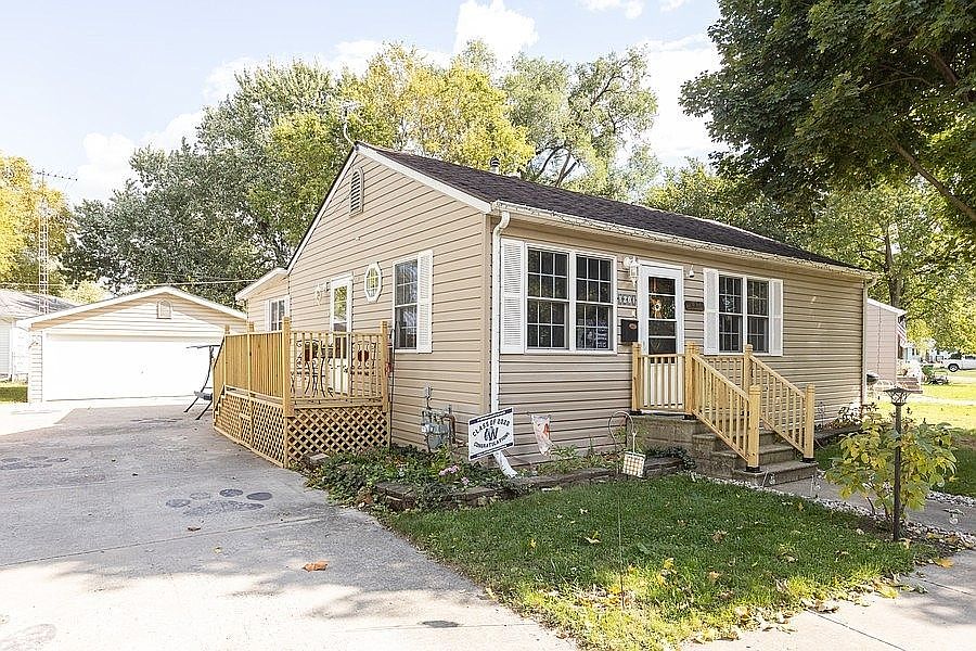 1st image of 1201 Elwood St