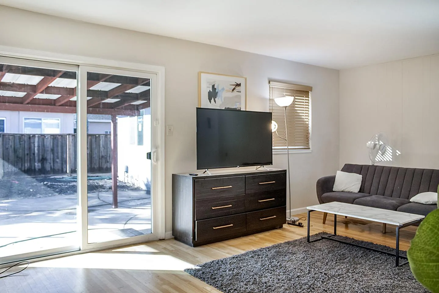 Private Bedroom in Centrally Located Santa Clara Bungalow Home - 2640 Castello Way — Photo 2