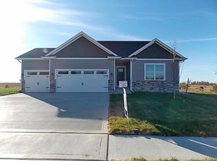 306 6th St SE, State Center, IA 50247