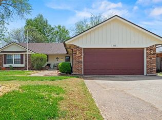 1912 Magnolia Ln, Edmond, OK 73013
