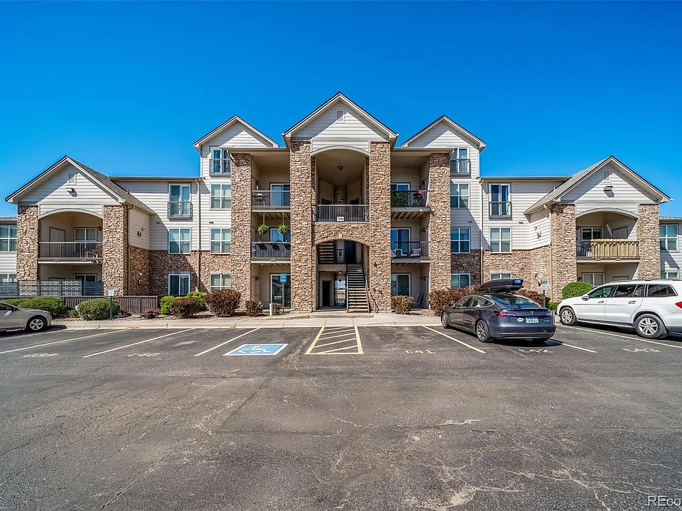 7292 S Blackhawk St #203