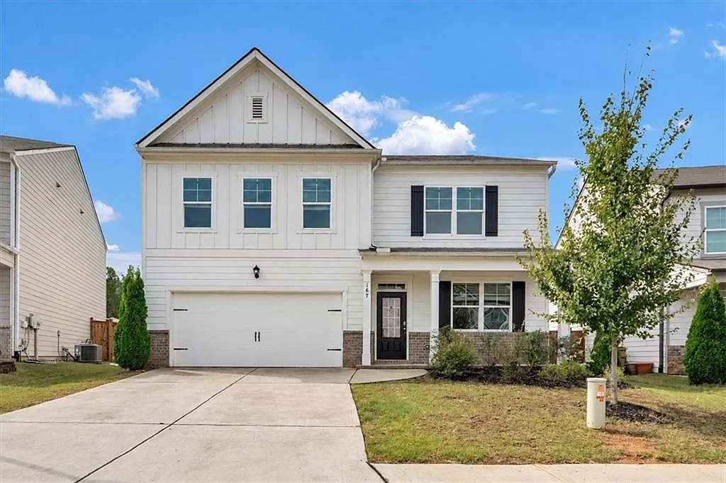 5 bed, 3.0 bath, 2856 sqft, $2,500 — Photo 1