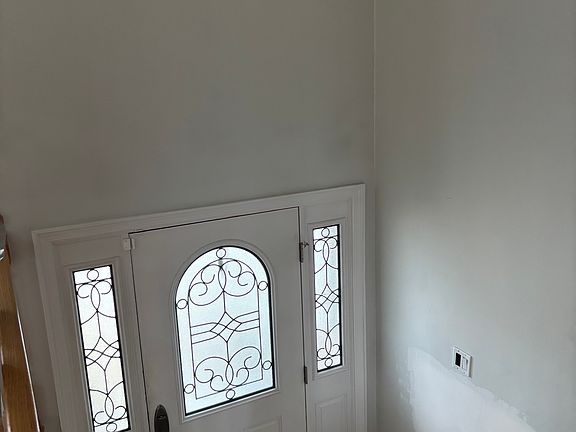 4th image of 52 Evergreen Ave #1