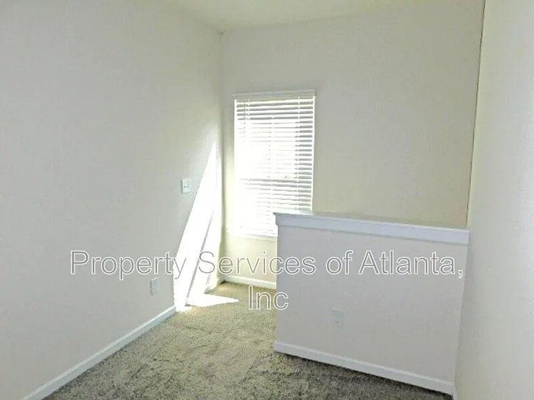 523 Ryan Ct — Photo 12