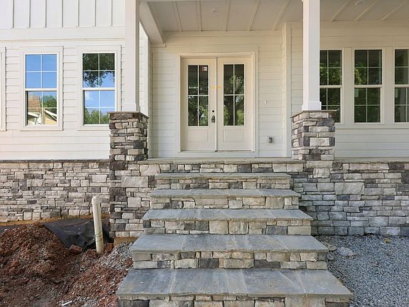 3rd image of 7300 Valleycross Cir