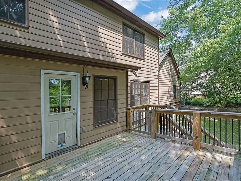 2683 Ashworth Cir — Photo 32