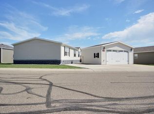 3848 N Valley Loop, Bismarck, ND 58503