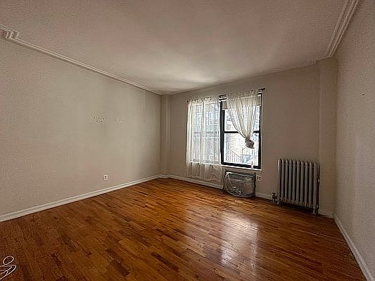 4th image of 11 E 32nd St APT 10E