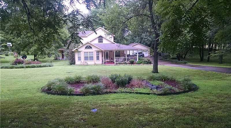 1st image of 3064 N Woods Ln