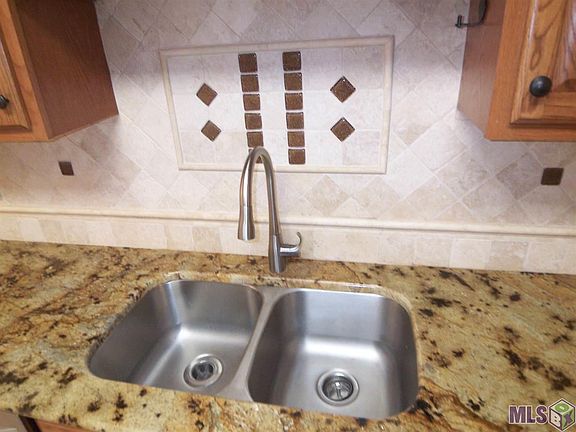 5th image of 18060 Manchac Place Dr