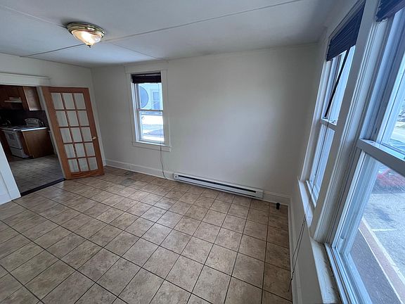 4th image of 10 Ludlam Ave Floor 2