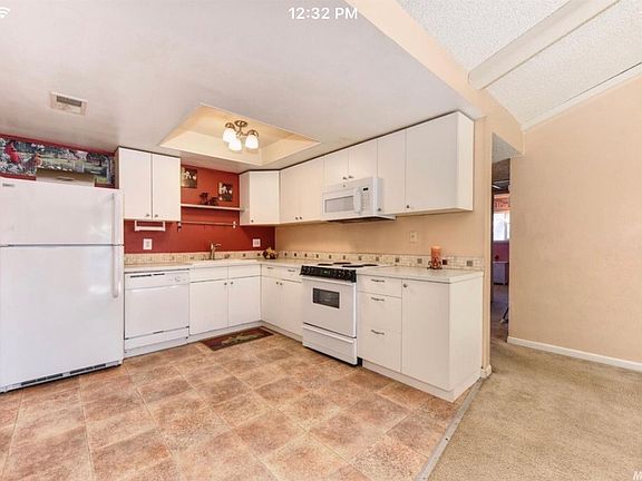 2nd image of 2606 Los Nogales Way