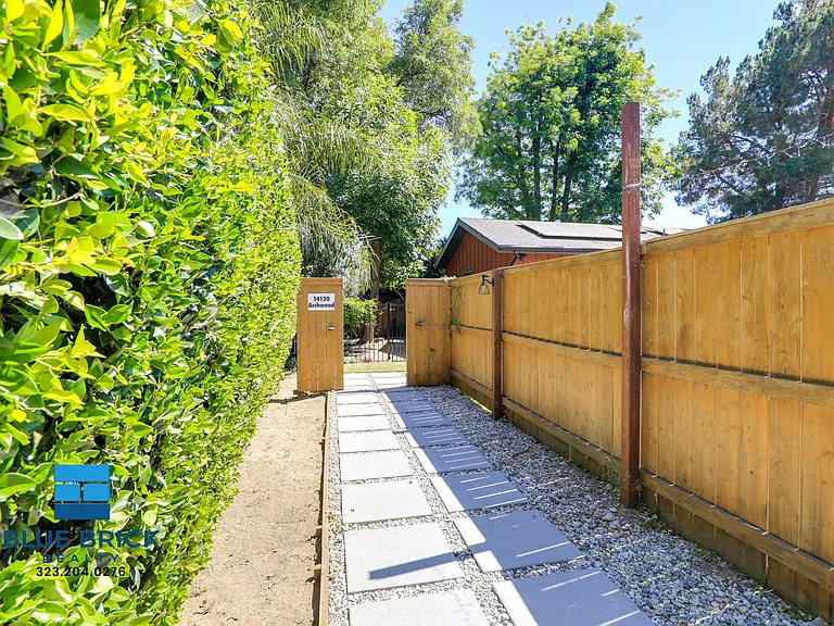 14120 Archwood St — Photo 3