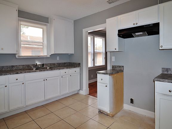 4th image of 222 E 43rd St