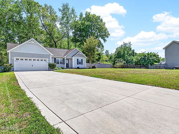 3rd image of 808 Little Roxy Court