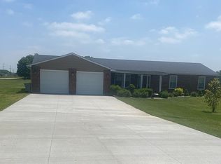 2 Deer Creek Dr, O'Fallon, MO 63366