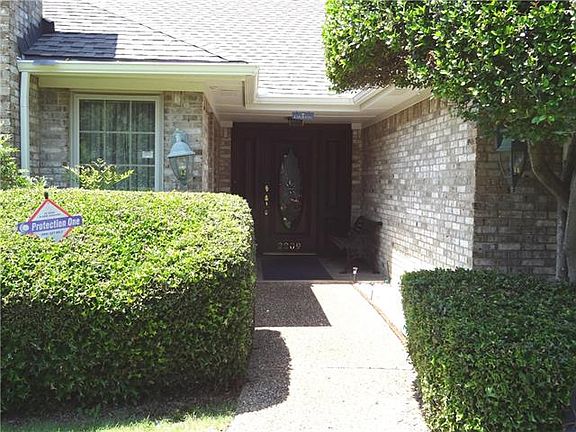 2nd image of 2209 Evergreen Dr
