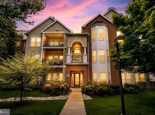 4129 Fountainside Ln Unit 104, Fairfax, VA 22030