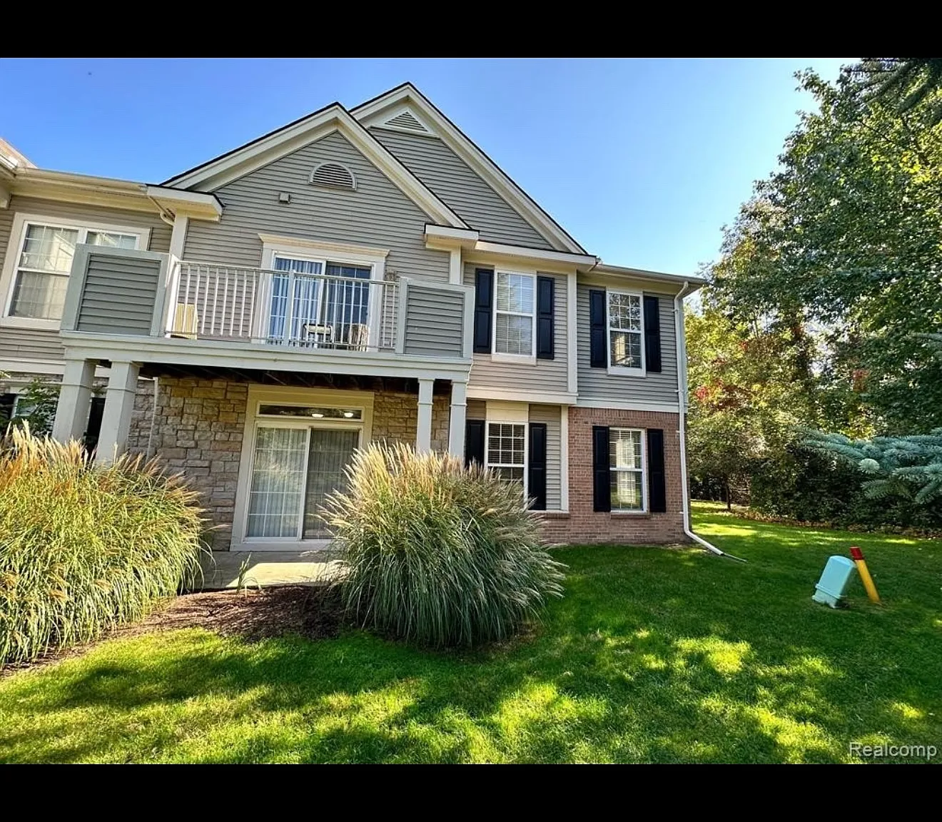 2 bed, 1353 sqft, $1,950 — Photo 1