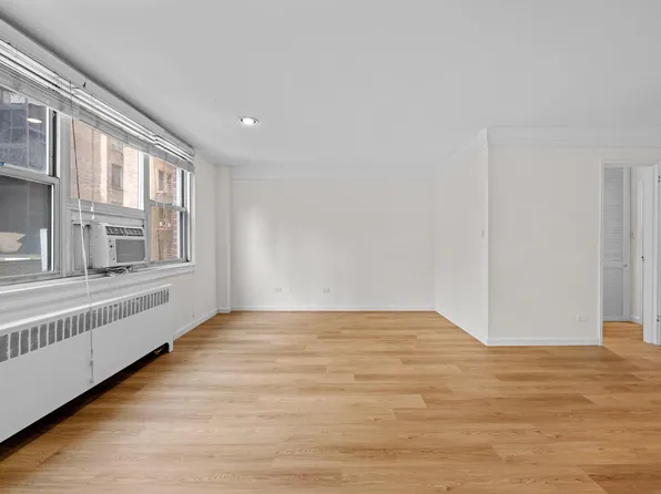 240 East 35th Street image 8 of 18